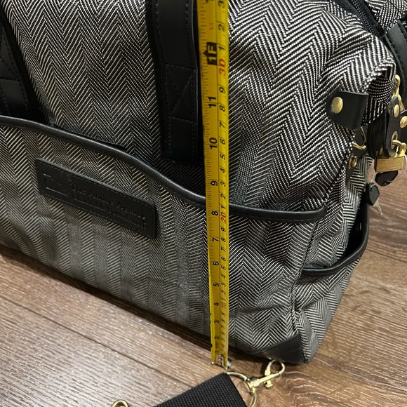 EUC Andre agassi charitable foundation weekender /travel bag by cox - Picture 11 of 15